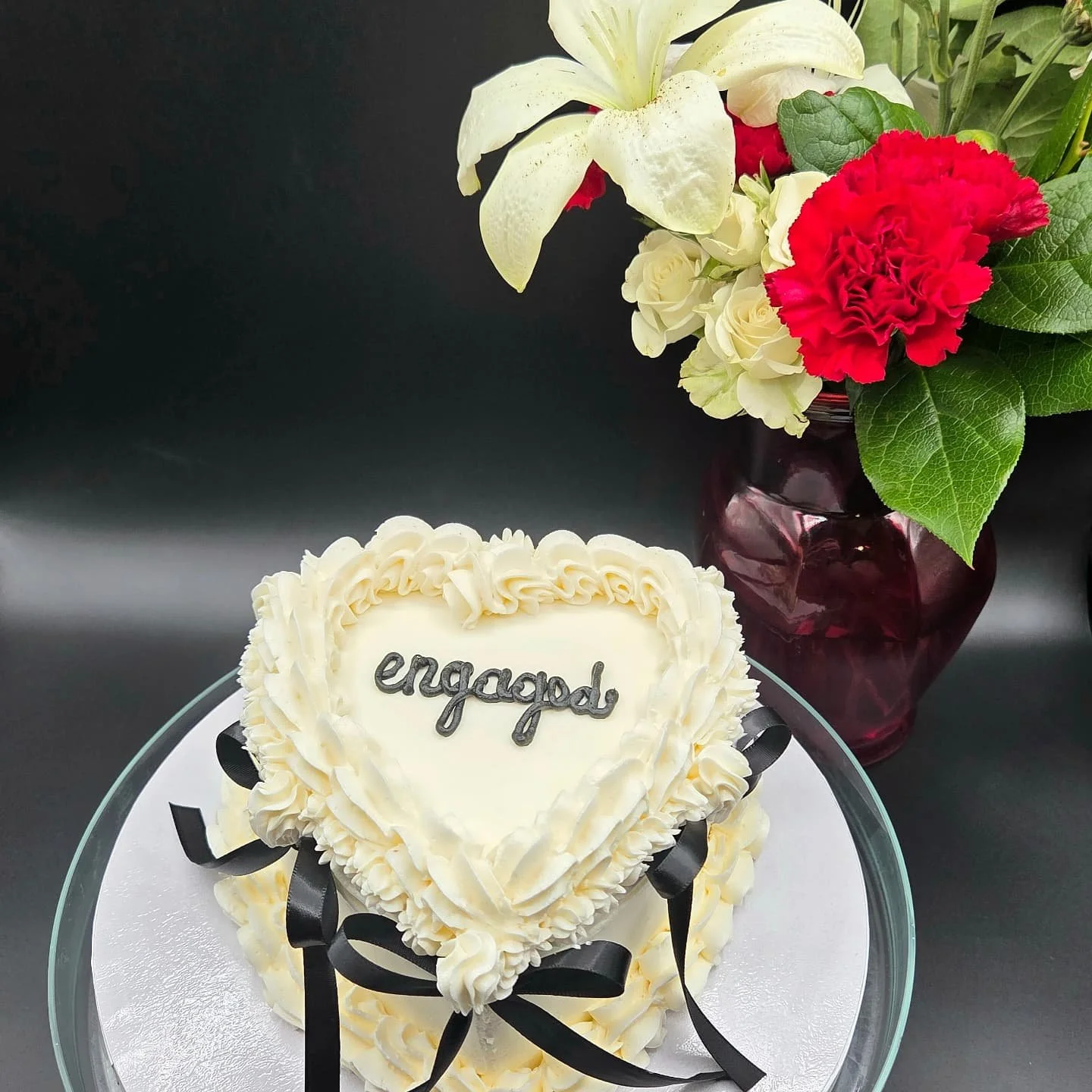 Black-White Engagement Heart Cake.jpg