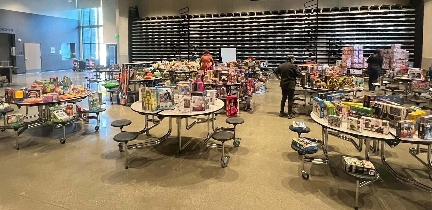 Conseguir regalos para los niños en Navidad con la campaña de recogida de juguetes de NCW