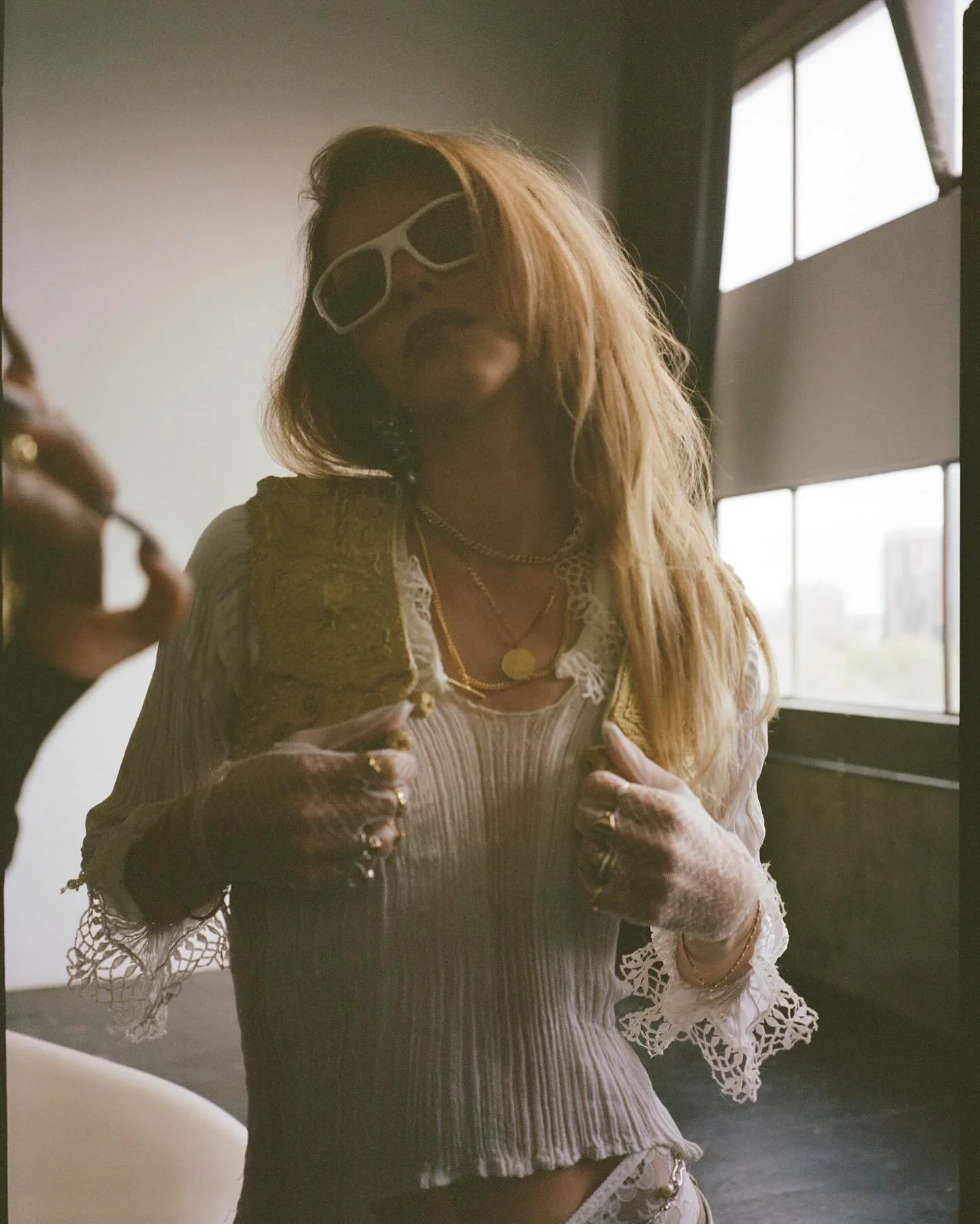Qendresa 'Whatever You Like Visualiser' | Stylist 