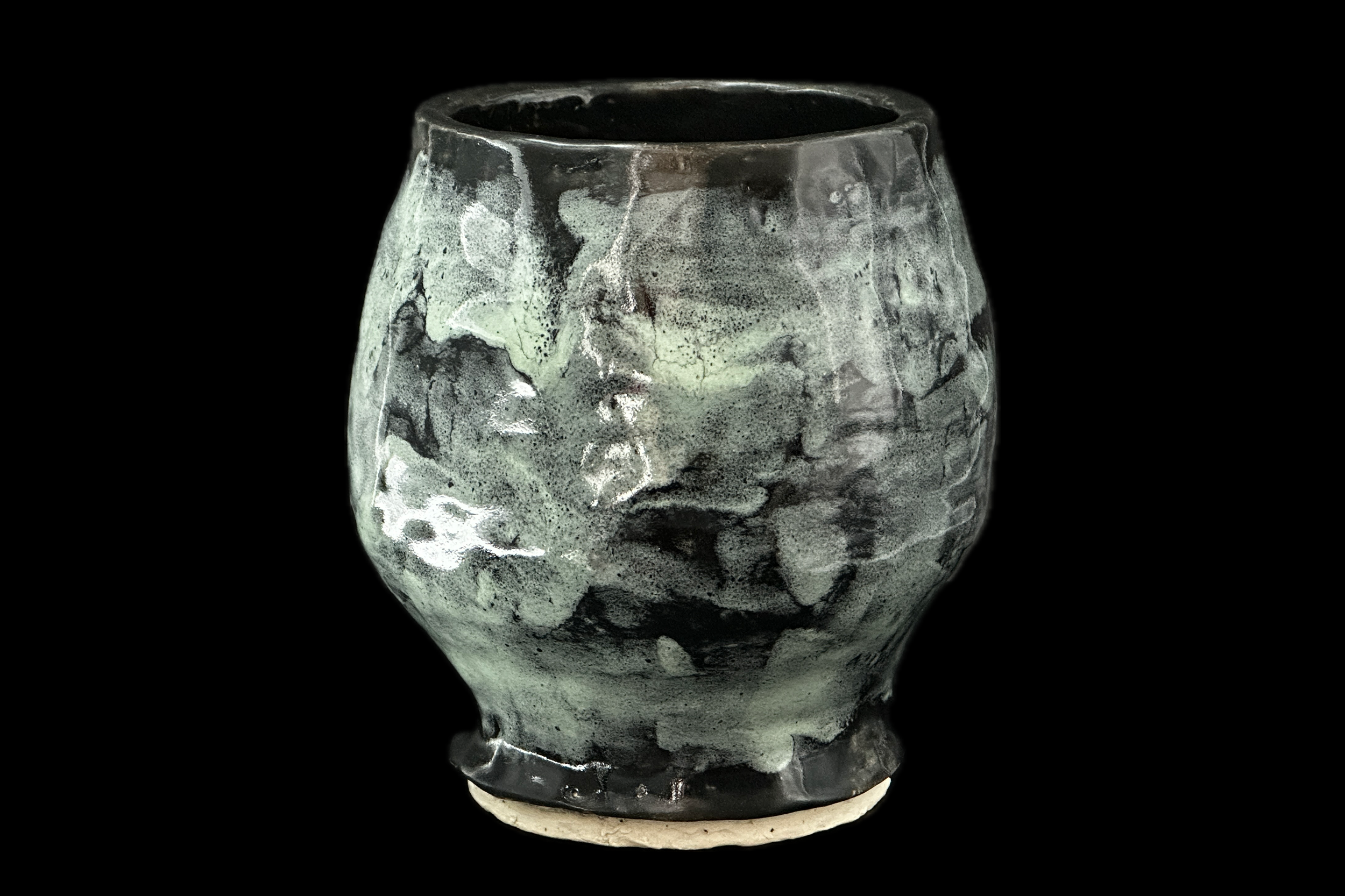 2 Pistachio Noir Vase - All images 2500x1666.png