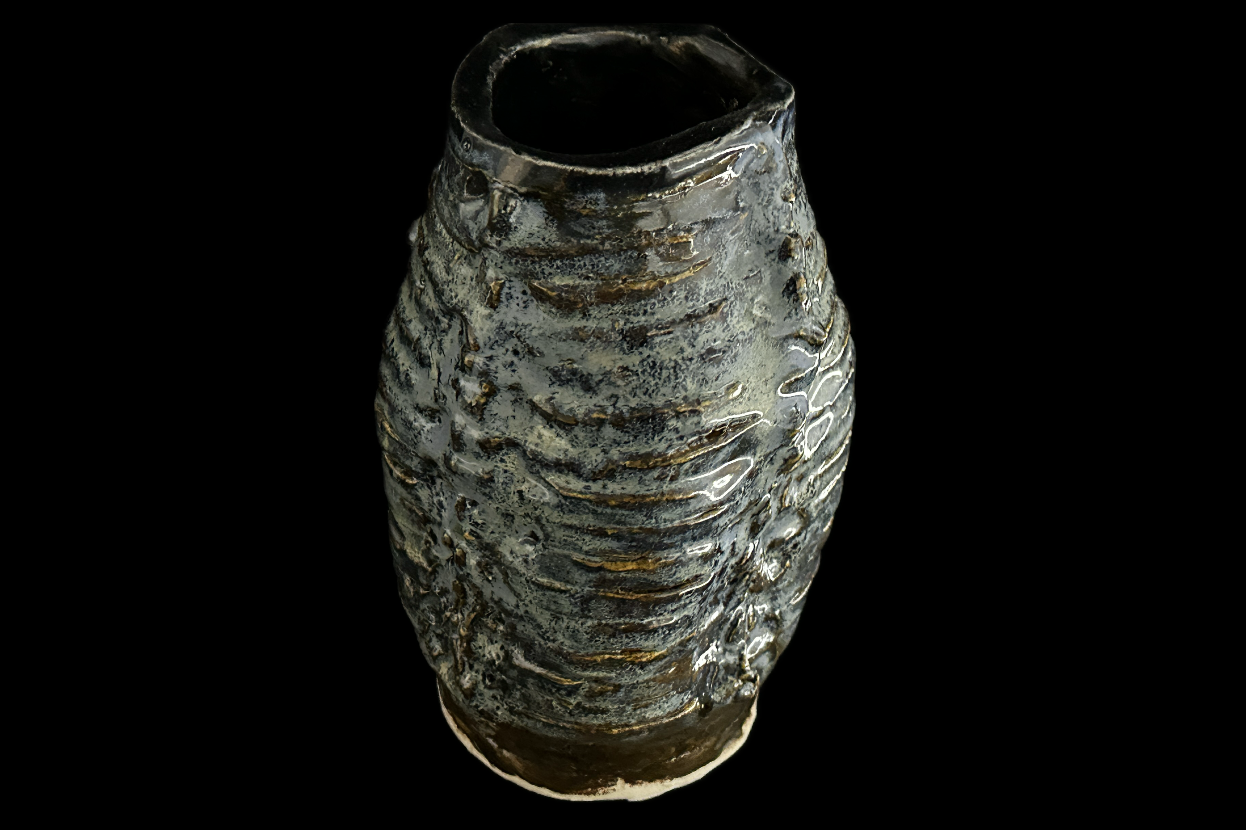 Midnight Ripples Vase - 6 - 2500x1666.png
