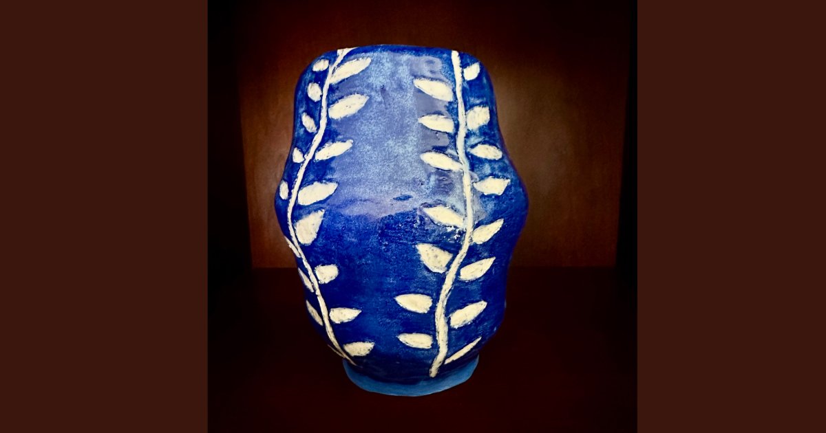Final Features Image Frosted Foliage vase 1200x630 .jpg