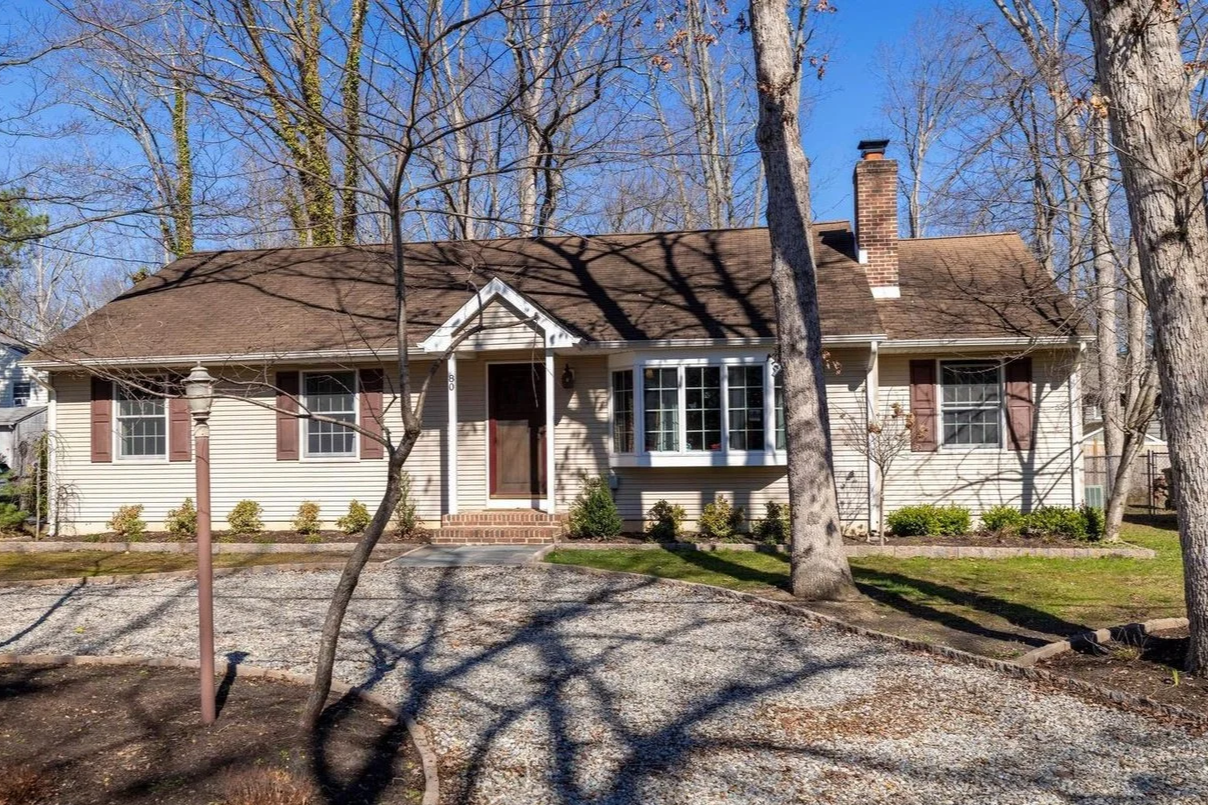 80 Manhasset Trl