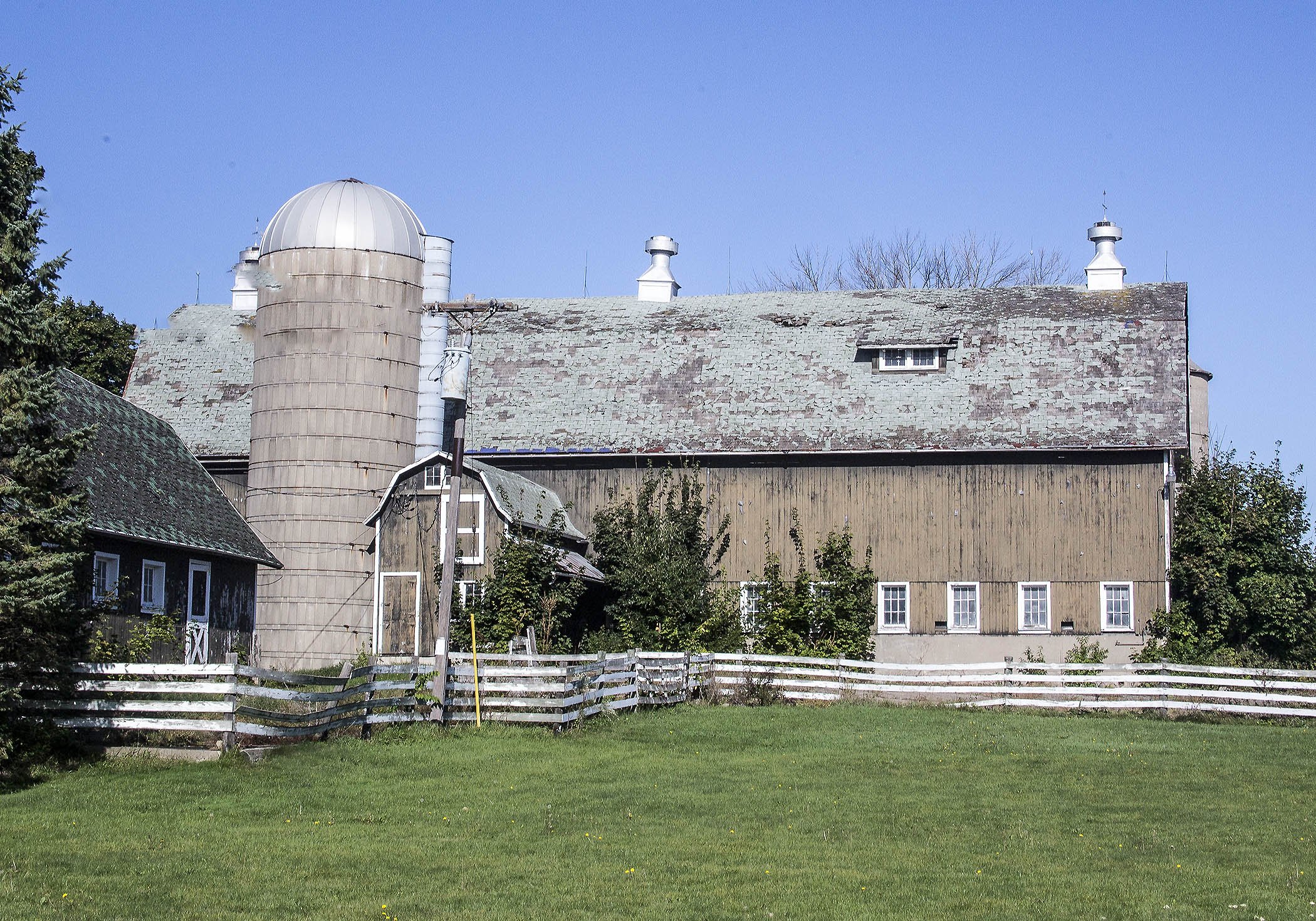 Old Barn Wis.jpg