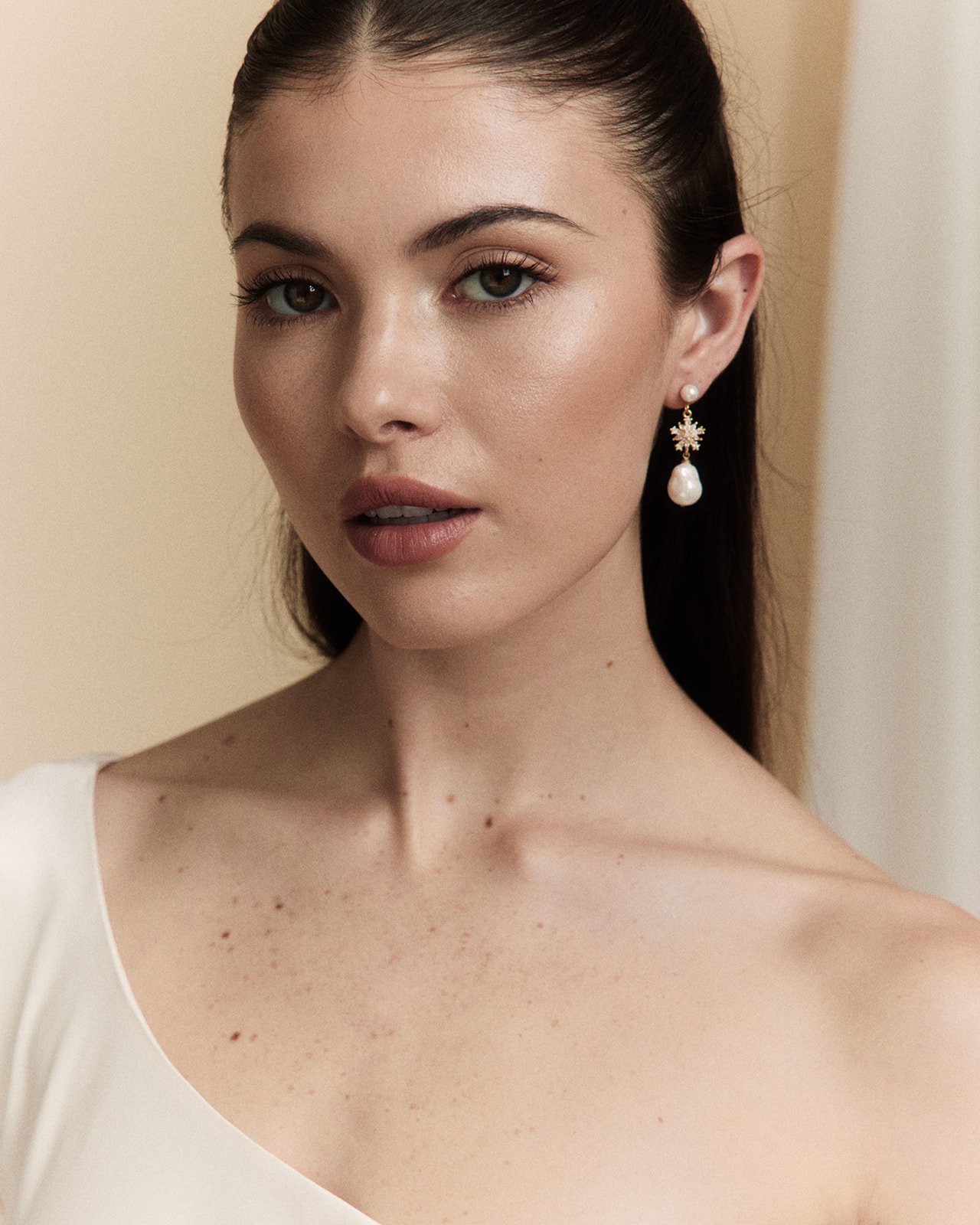 Luxury wedding earrings with baroque pearls and rhinestones, perfect for the modern bride. Ames bridal jewelry from Jade Oi Studio, a quiet luxury jewelry brand.