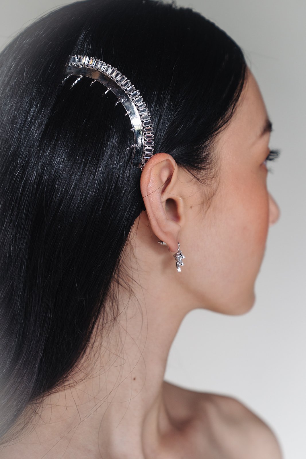 Modern White Gold Silver Pearl Earrings: Perfect for Brides. Sadie Hair comb are made of rhinestone and pearl for your wedding day