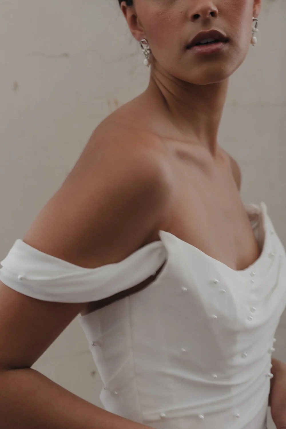 earrings for off shoulder wedding dress How to choose bridal earrings to suit your neckline