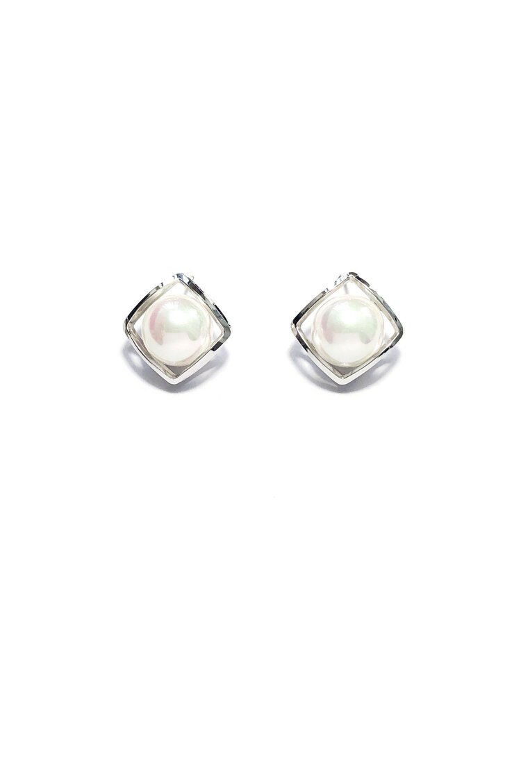 Jadeoi-luca-white-gold-earrings-pearl-bridal-modern-5.jpeg