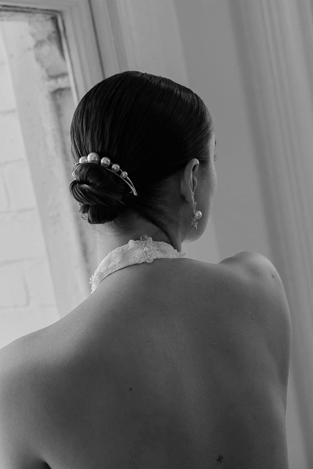 Modern bridal jewelry Hair Comb Frances by Jade Oi Studio - Gold pearls hair accessories wedding for hair buns.