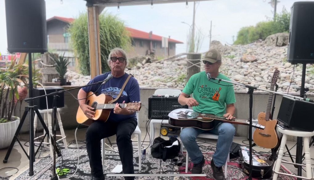 LIVE ENTERTAINMENT - The HITMEN