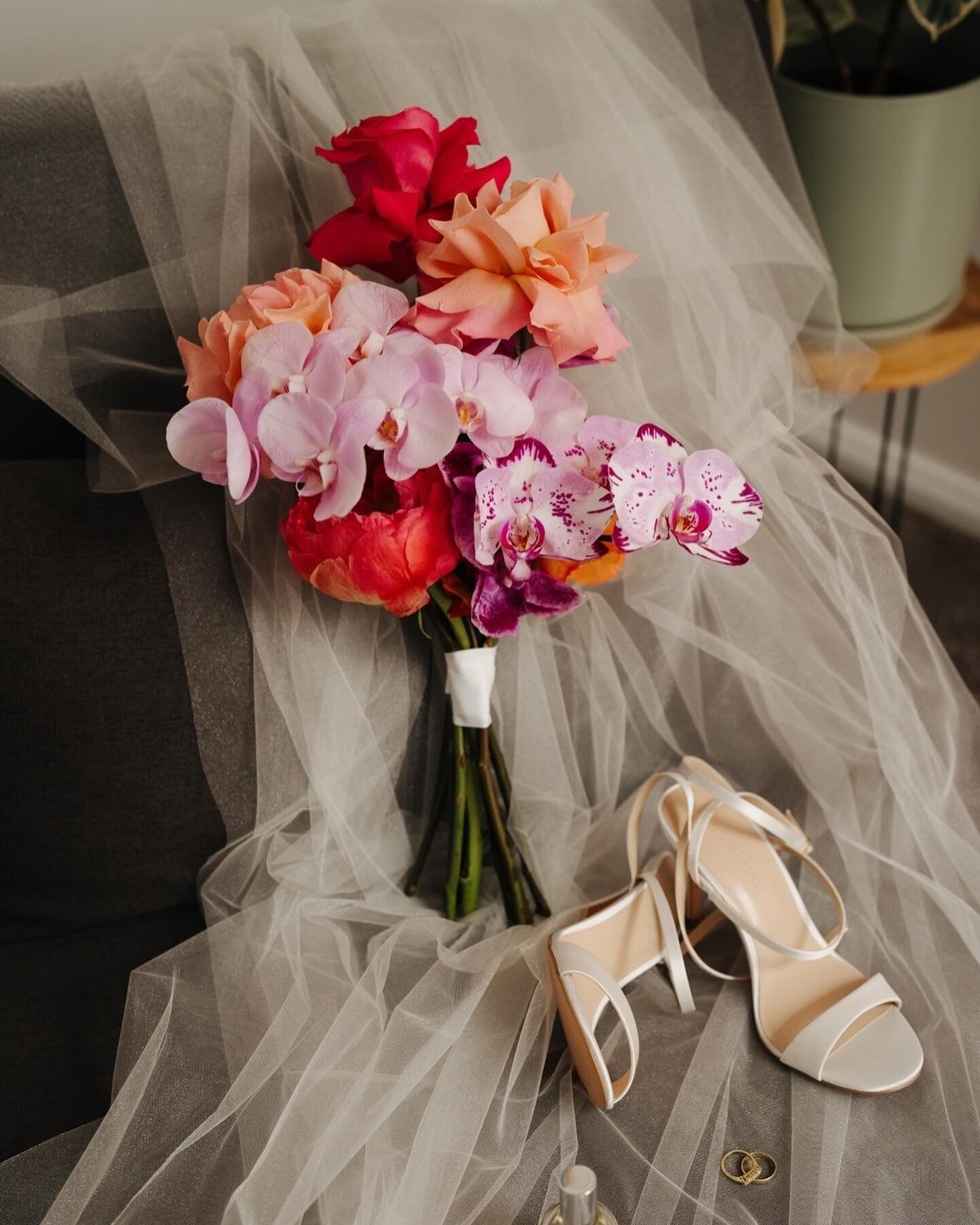 We&rsquo;re absolutely obsessed with all the pink and red we&rsquo;ve been seeing this season 💗❤️
⠀⠀⠀⠀⠀⠀⠀⠀⠀
⠀⠀⠀⠀⠀⠀⠀⠀⠀
⠀⠀⠀⠀⠀⠀⠀⠀⠀
⠀⠀⠀⠀⠀⠀⠀⠀⠀
⠀⠀⠀⠀⠀⠀⠀⠀⠀
#weddingphotography #weddinginspiration #sydneywedding #weddinggoals #married #engaged #sydneywedding