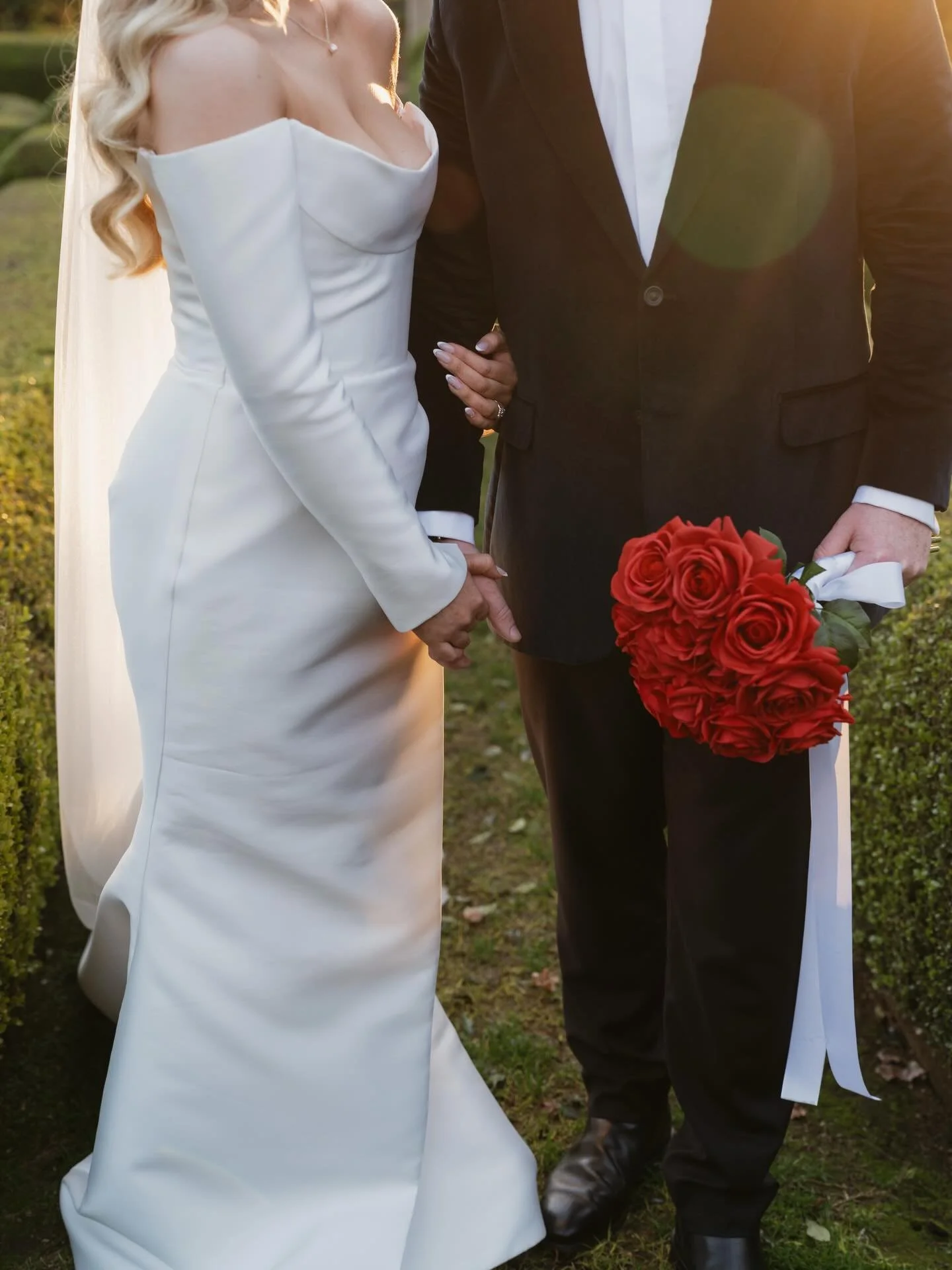 REMINDER: if you haven&rsquo;t already, go get her those roses 💐😍