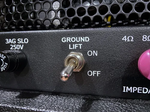 What is a Ground Lift On A Guitar Amplifier — tre_audio