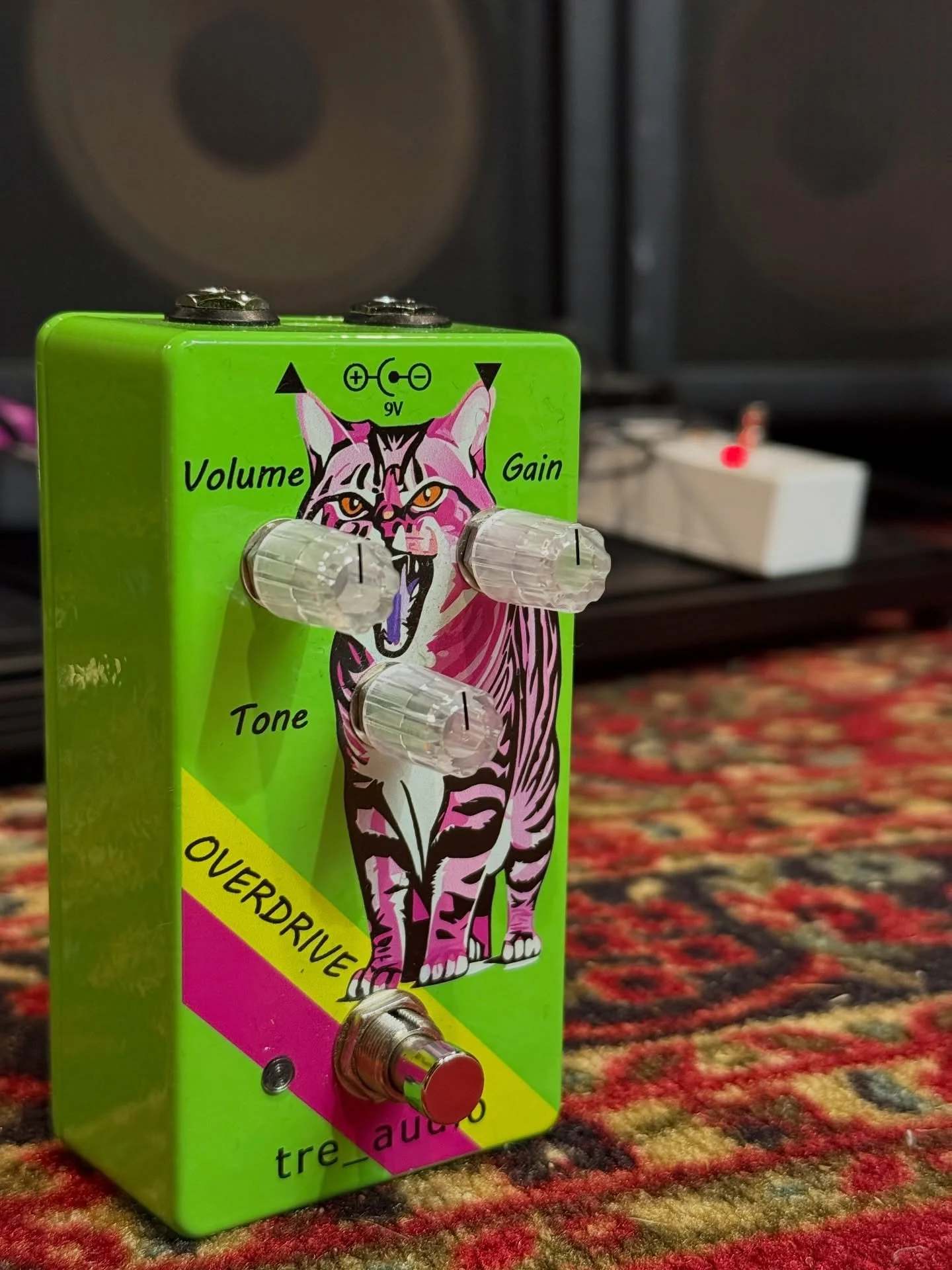 OVERDRIVE Pedal is an asymmetrically soft-clipping overdrive pedal that is loosely based on the green overdrive pedals that you know and love.  It will give you a responsive overdrive that enhances your playing without overshadowing it.

The Overdriv