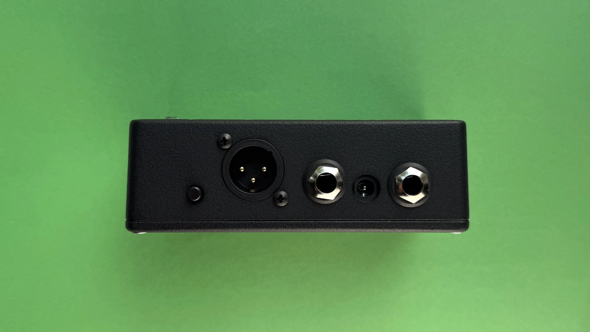 DI-BOX Horizontal - green paper (3).jpg