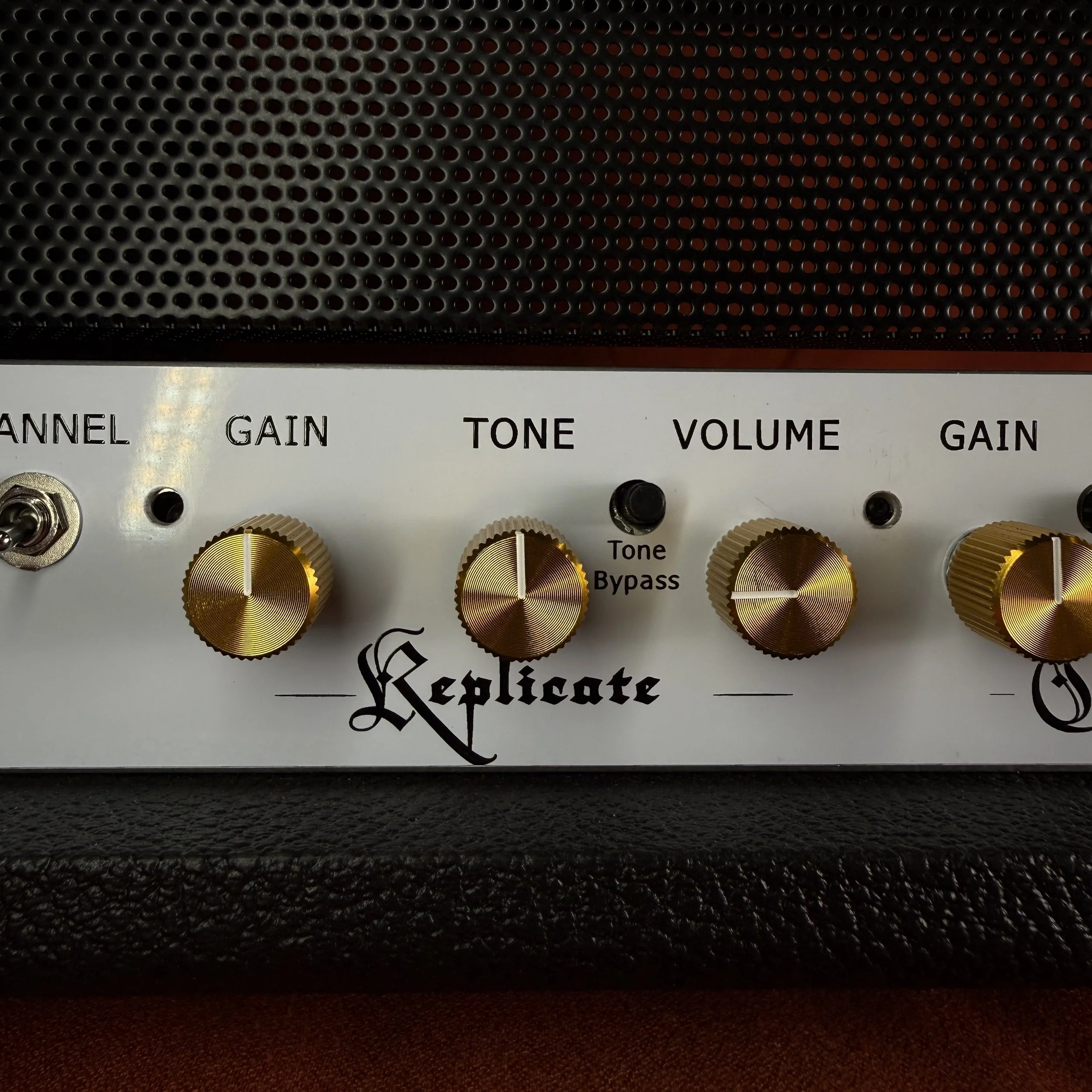 DC300W - red cloth - hero - 1to1 (1).jpg