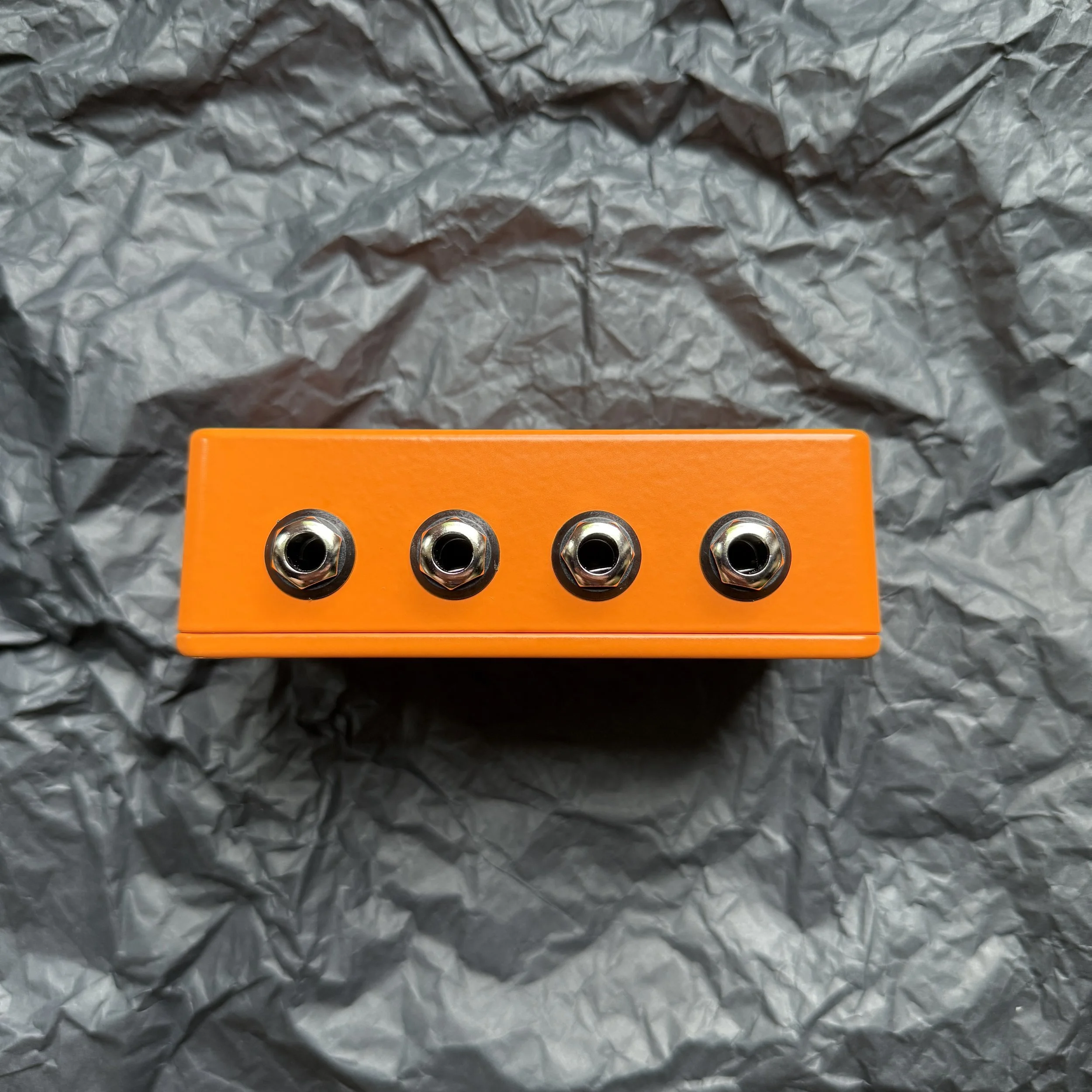 tre_audio - PASSIVE SPLITTER - black paper (4).jpg