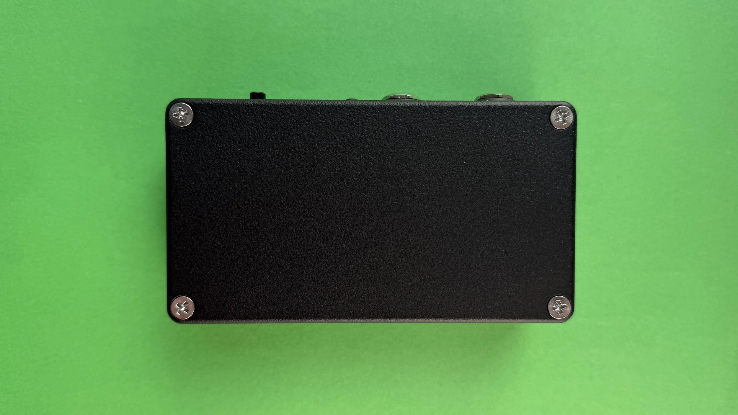 DI-BOX Horizontal - green paper (1).jpg
