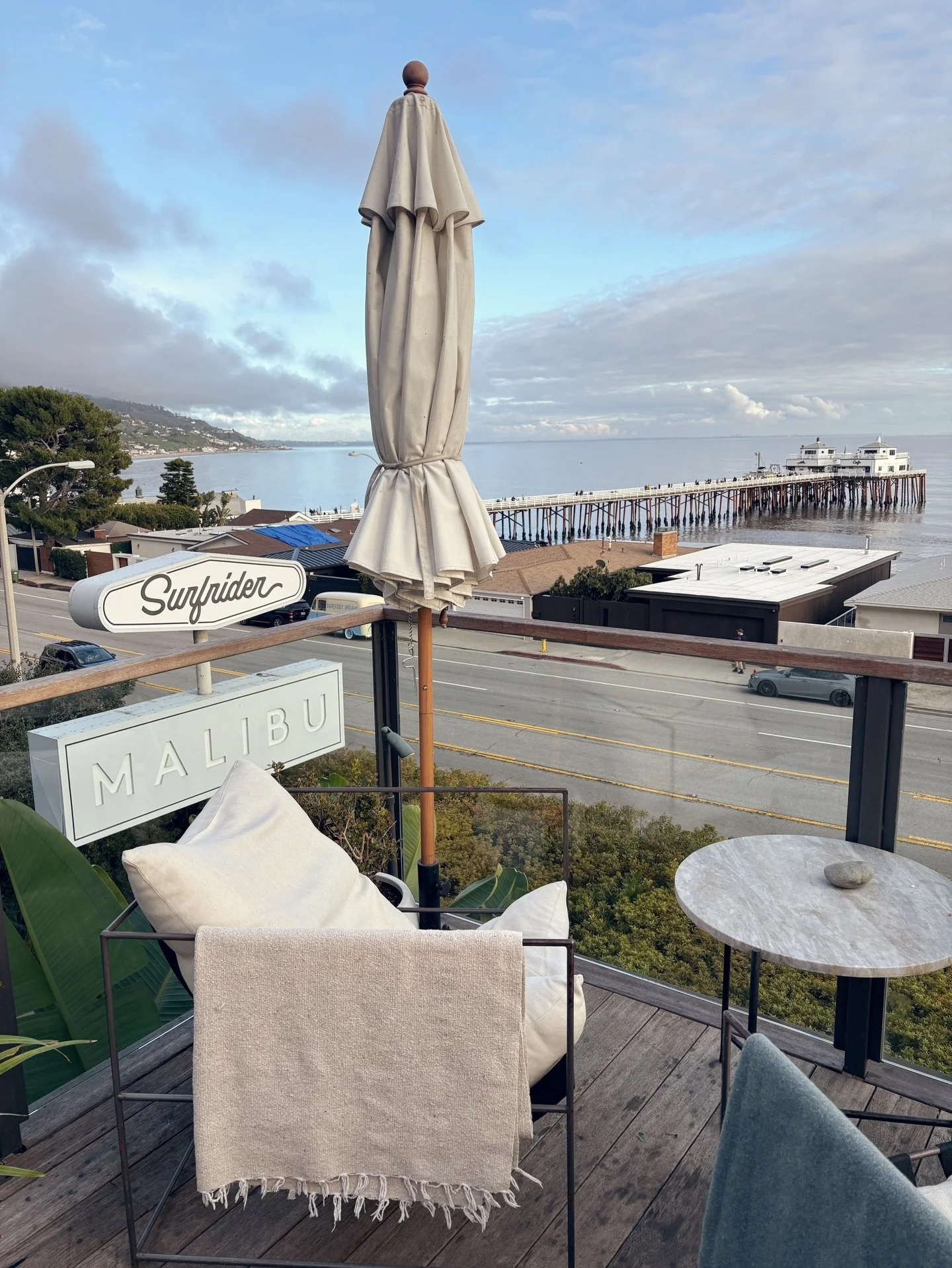 📍Malibu, 2026

Malibu represents freedom for me &mdash; the water, the air, the space.

-@anderson._paak