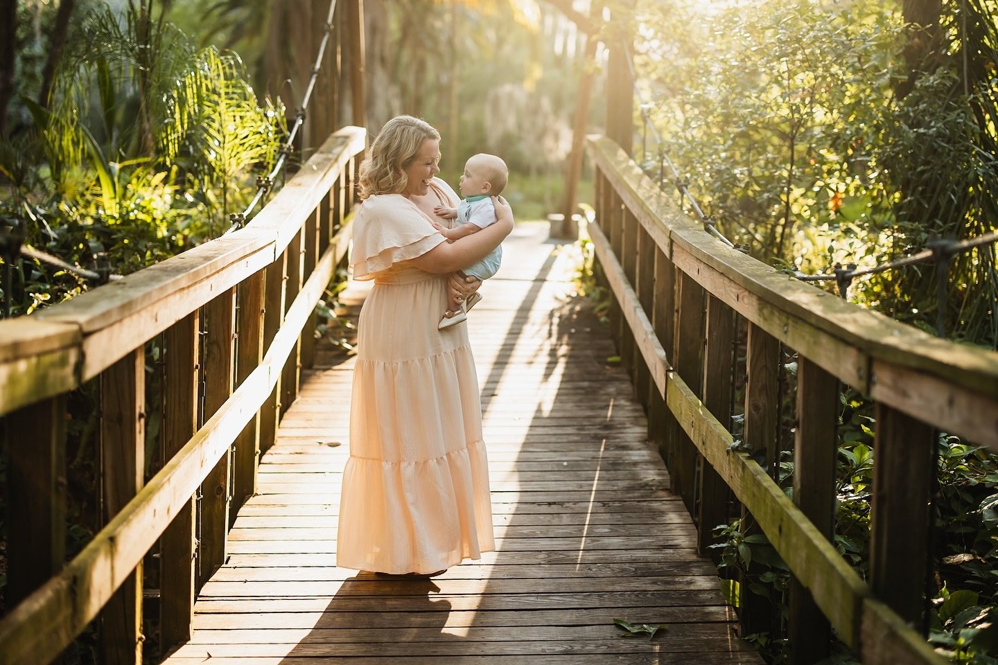 Golden hour, local park, flowy dress, and a baby. This is what I hope I get to see all the time this summer.

Book your full family sessions and take advantage of Orlando&rsquo;s buttery sunshine. ☀️ 
#orlandofamilyphotographer #orlandophotographer #