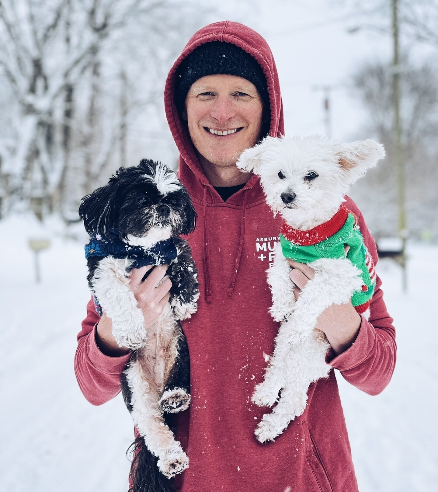 Happy Snow Days&hellip; as this week&rsquo;s snow looks to be leavin&rsquo; with tomorrow&rsquo;s sunshine I am reminded of 2021 and a good day in the snow with my sweet lil&rsquo; pups Ollie &amp; Carly. :) Carly has been gone now for a couple of ye