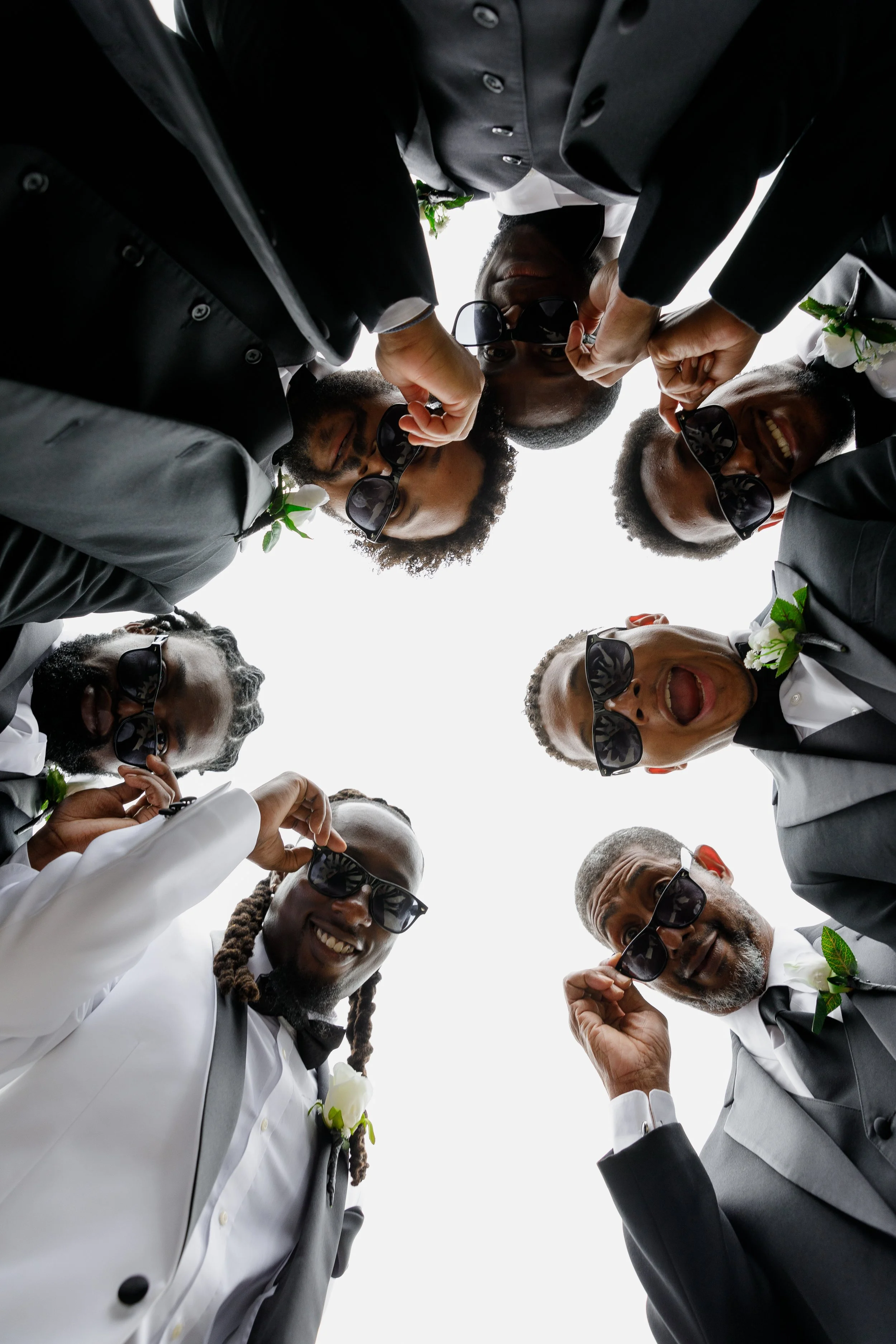 Creative Groom & Groomsmen photo ideas