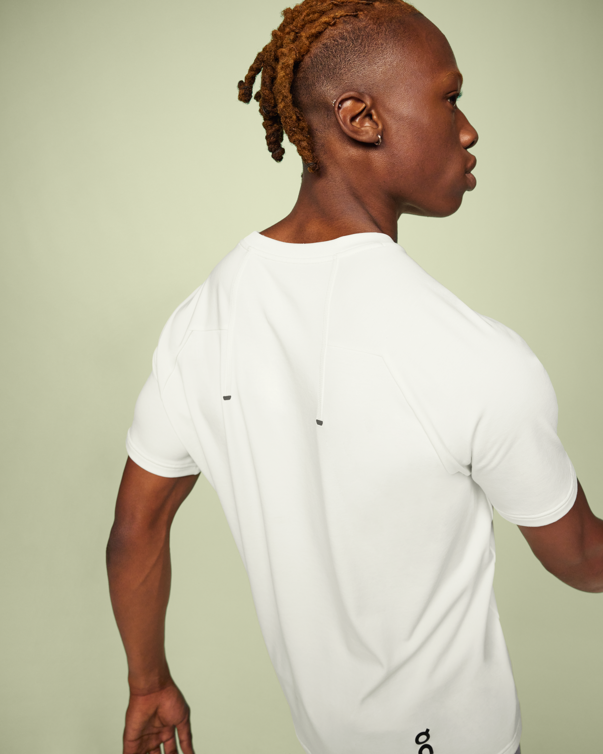 1MD100600069-focus-t-ss23-white-m-4x5-c-g4.png