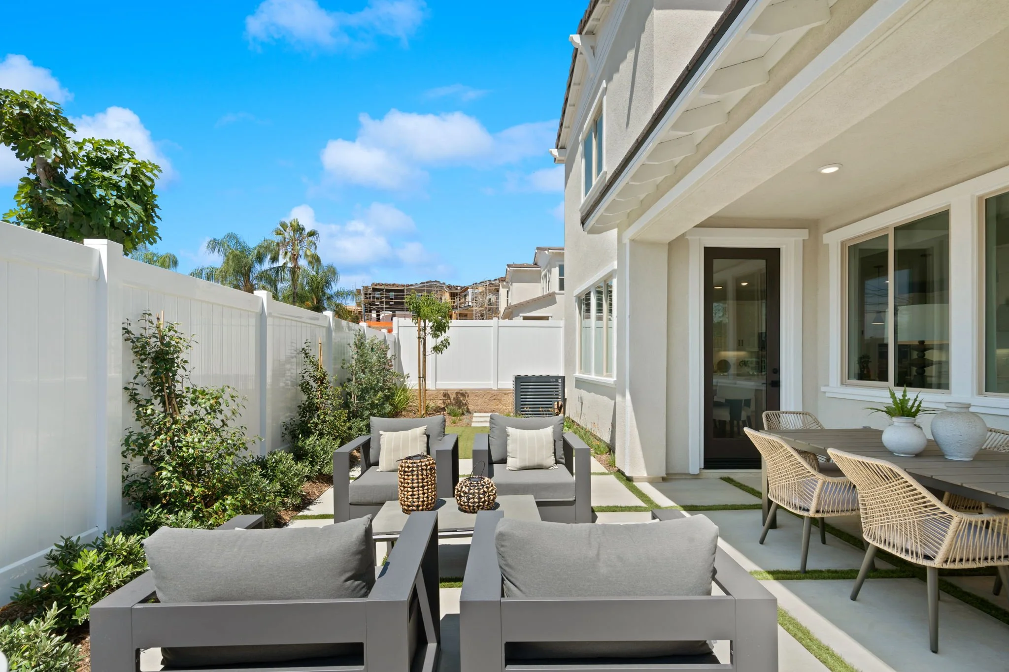 9-Backyard.jpg