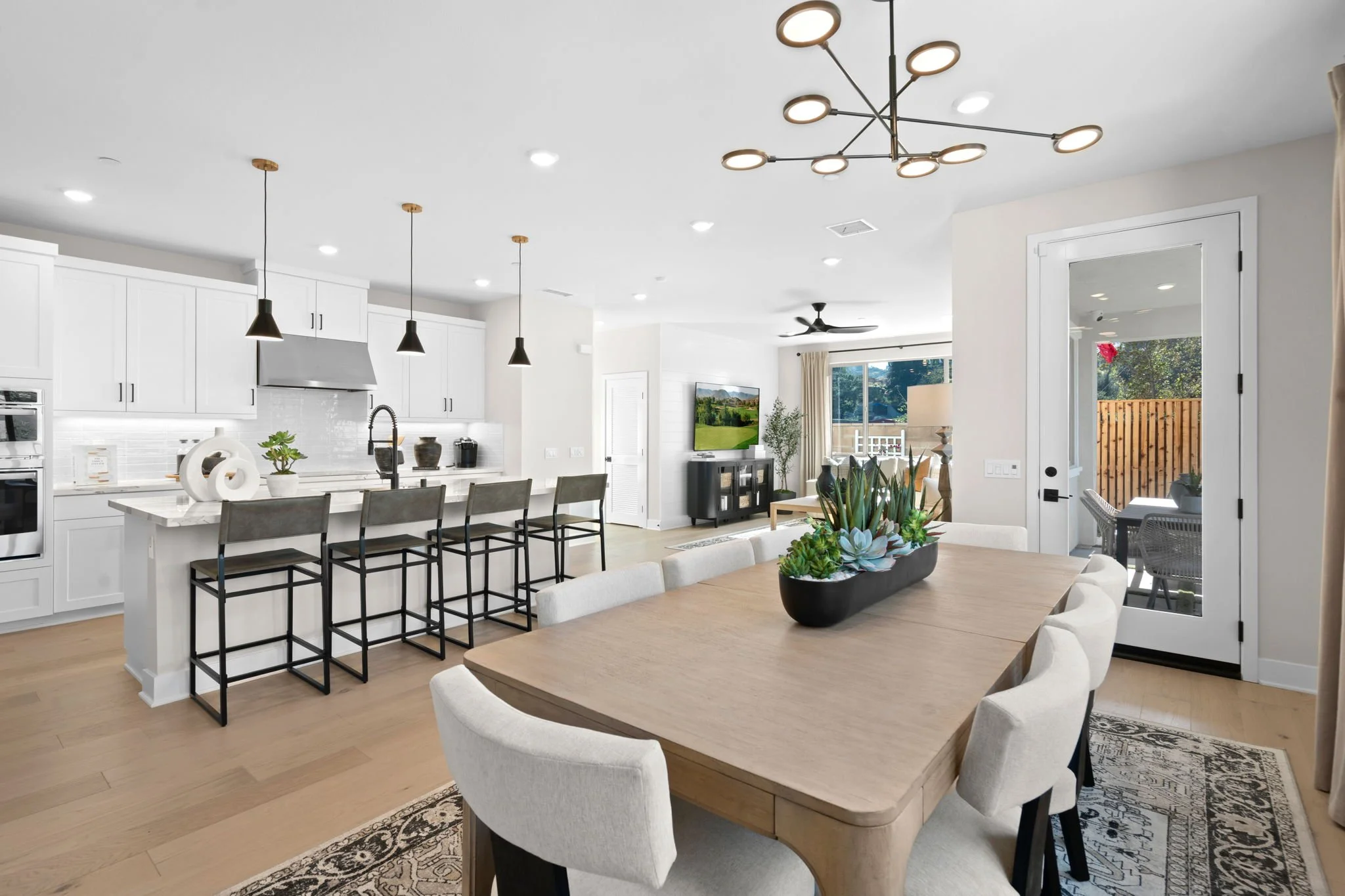 18-CitrusOak480-Dining.jpg