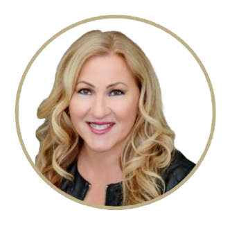 Lorie with a blonde hair