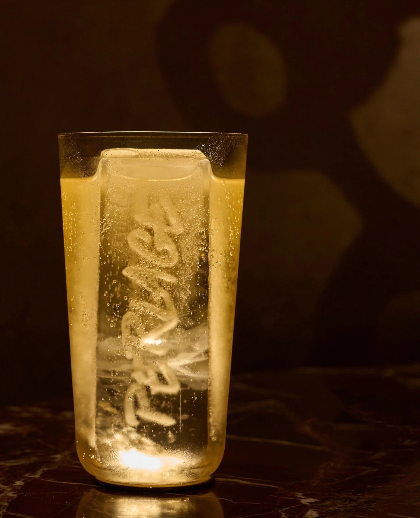 Saturday night&rsquo;s signature. See you early, for aperitifs from 9pm, or much later, for the most glamorous late-night soir&eacute;e in town.⁠
⁠
#signaturecocktails #latenightlounge #cocktailbar #perlagebar #perlage⁠