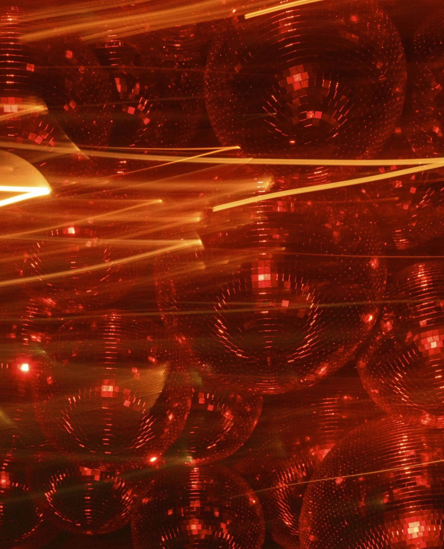 Glittering lights and glamour. See you under our mirror balls from 8 pm tonight for fun and cocktails.⁠
⁠
#perlage #latenightbar #perlageae #abudhabinights⁠