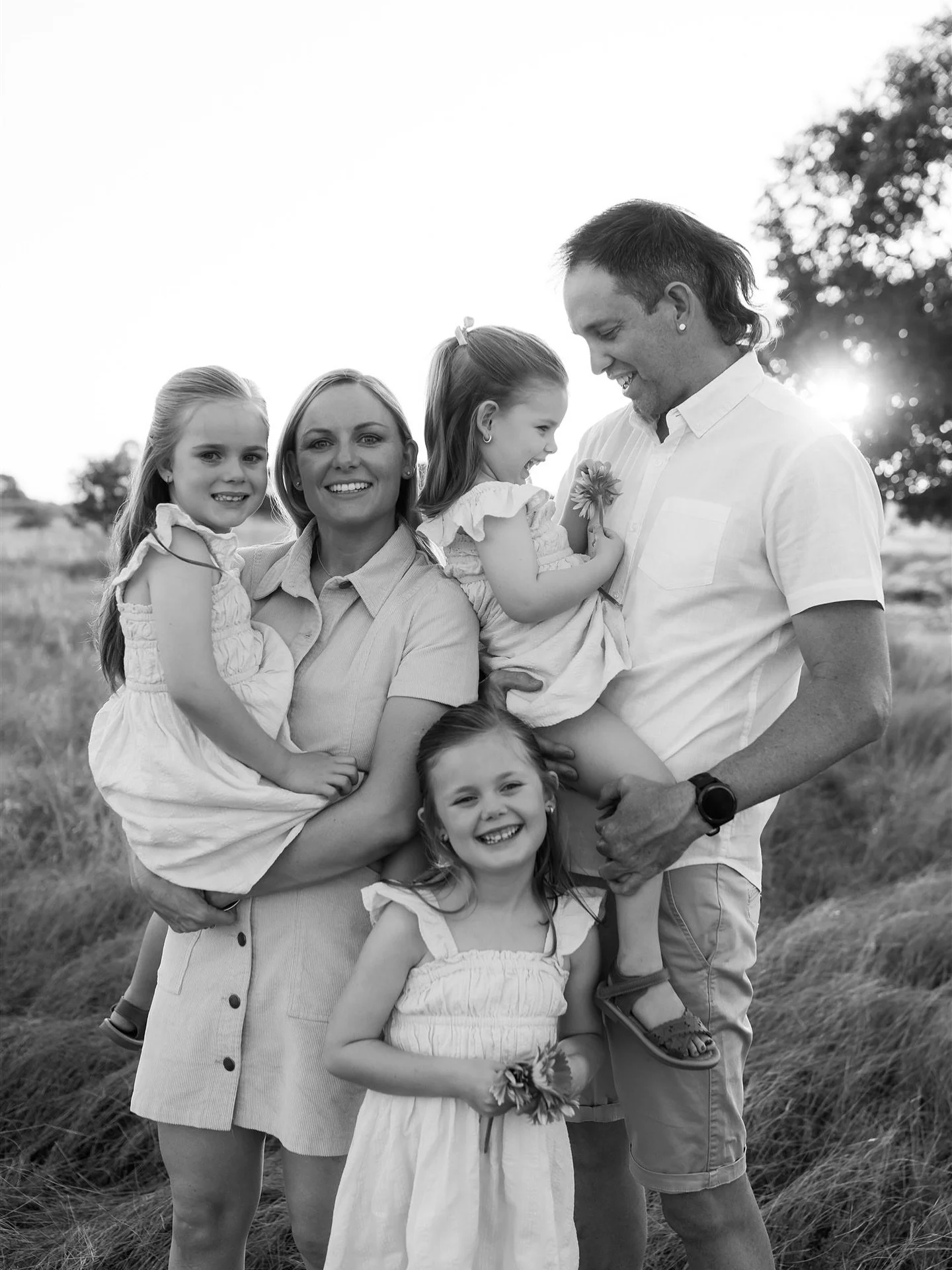 The Gottke family; joy-filled, genuine, and completely at ease in front of the camera. ✨

#family #familyphotoshoot #moranbahphotographer #moranbahlife #moranbahliving #whitsundayphotographer #whitsundayfamilyphotographer #cqphotographer #cqfamily #c