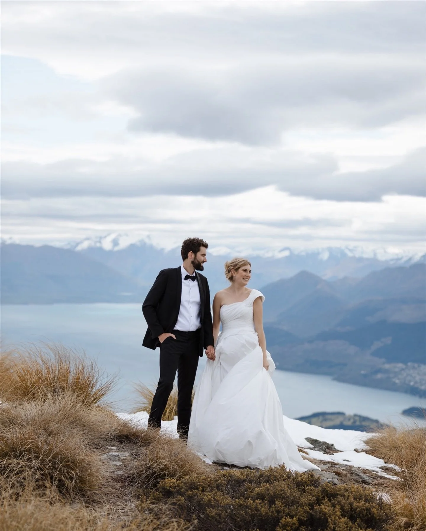 A quick helicopter ride up to the Remarkables with Richelle and Tim.

Breathtaking landscape, a wonderful team, and the chance to create something special in an incredible place.

Hosts @estellaphoto @tomjudsonphoto 
Dress Designer @moonandpearlbrida