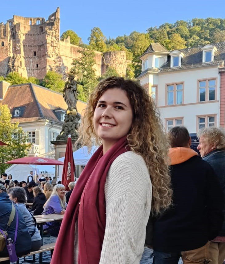 Ophelia as an Archetype of Youthful Beauty and Tragic Femininity in Pre-Raphaelite Paintings