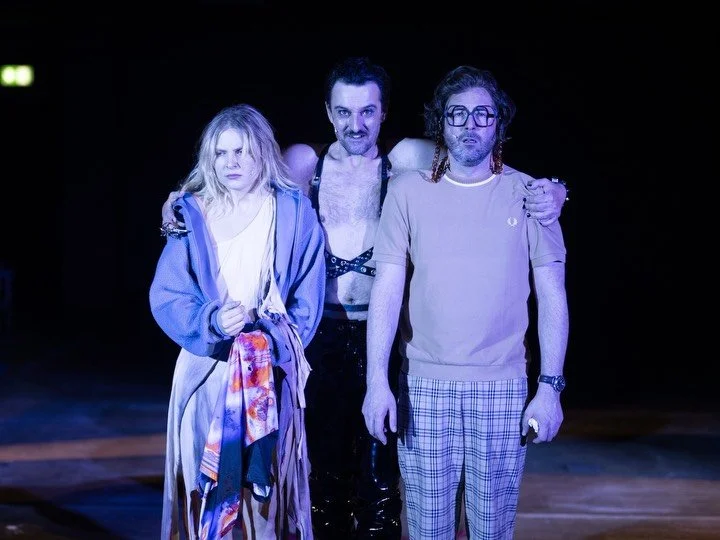 We made it! LETZTE VORSTELLUNG!🎭🏔️🌞

Fotos @maykwendt