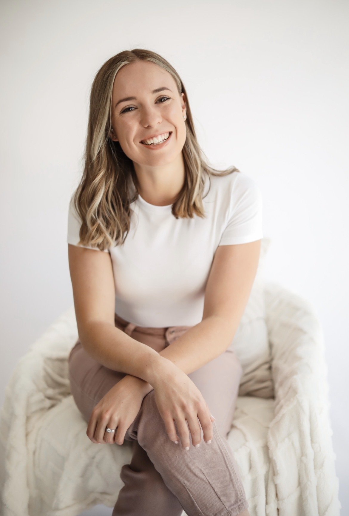 Britt Joannides Chiropractor, Menstrual Cycle Coach & Fertility Awareness Educator