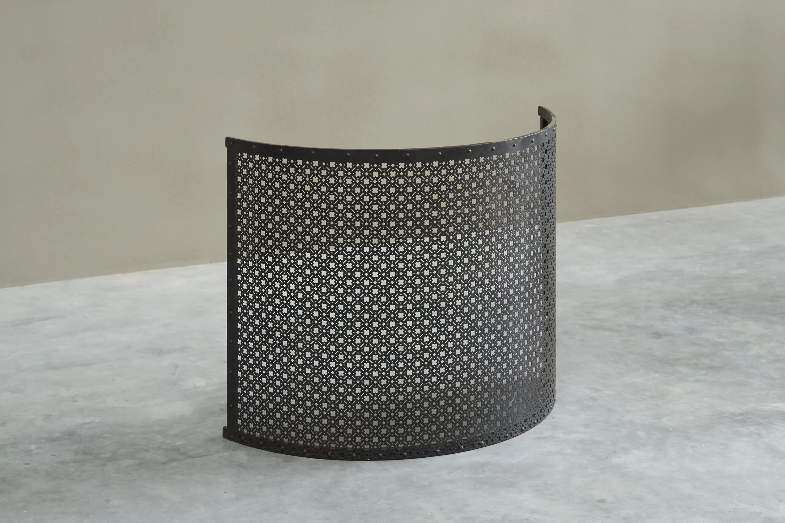 Fire Screen Wrought Iron 01.jpg