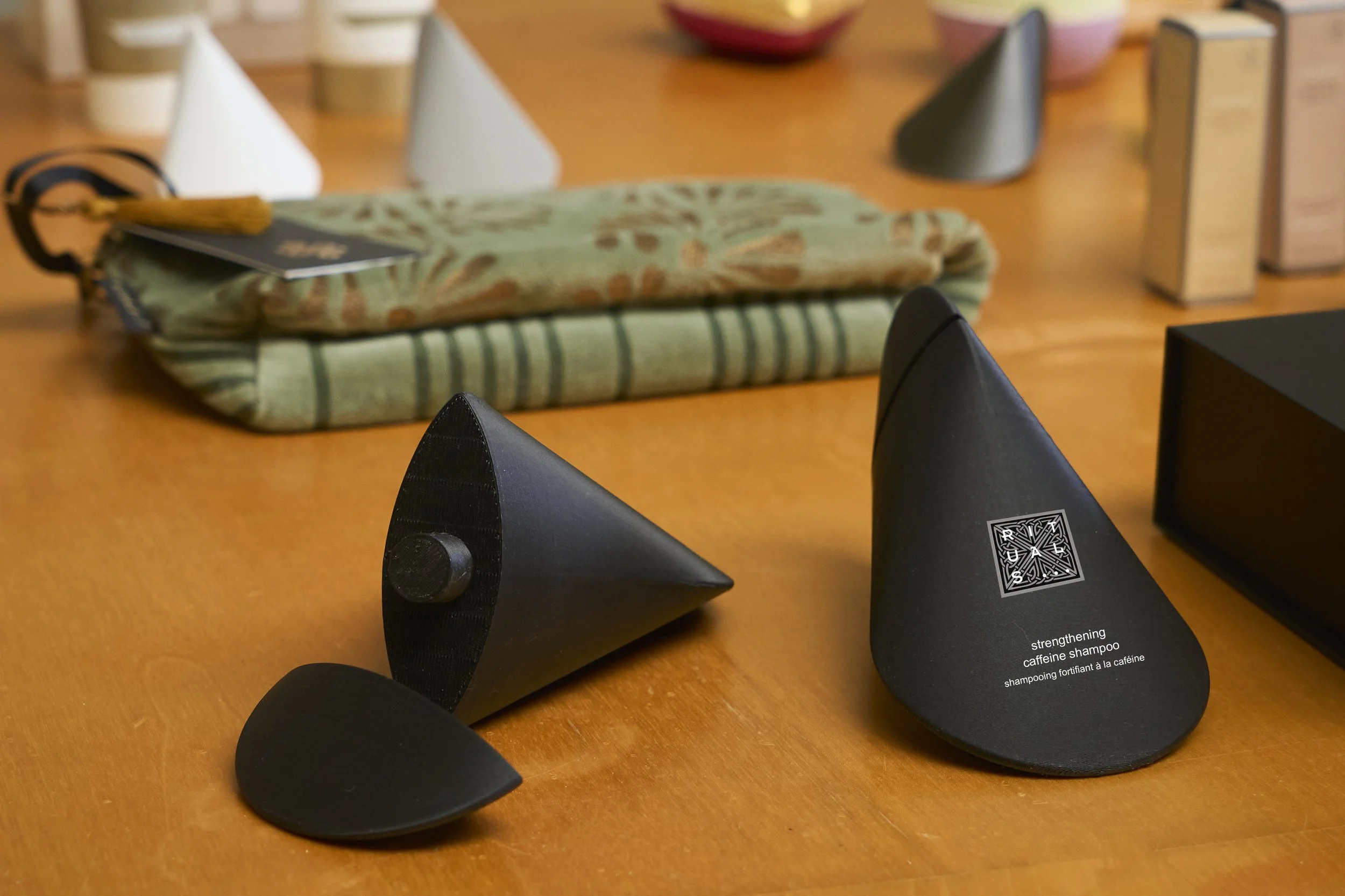 RITUALS - Oloid 04.1.jpg