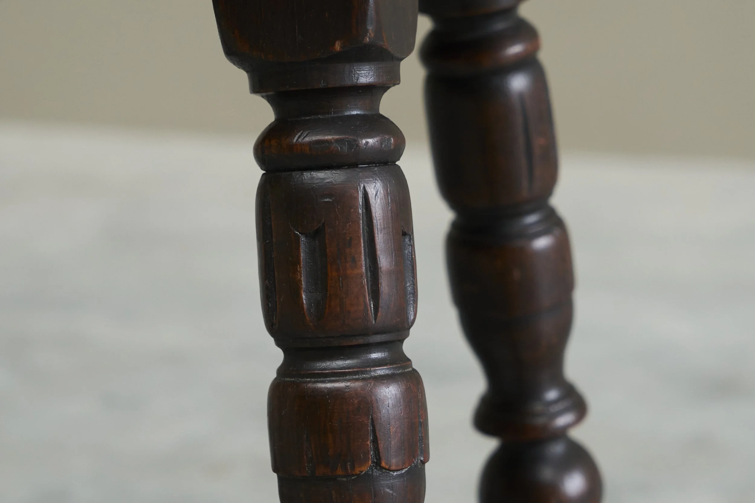 Stool Oak 06.jpg