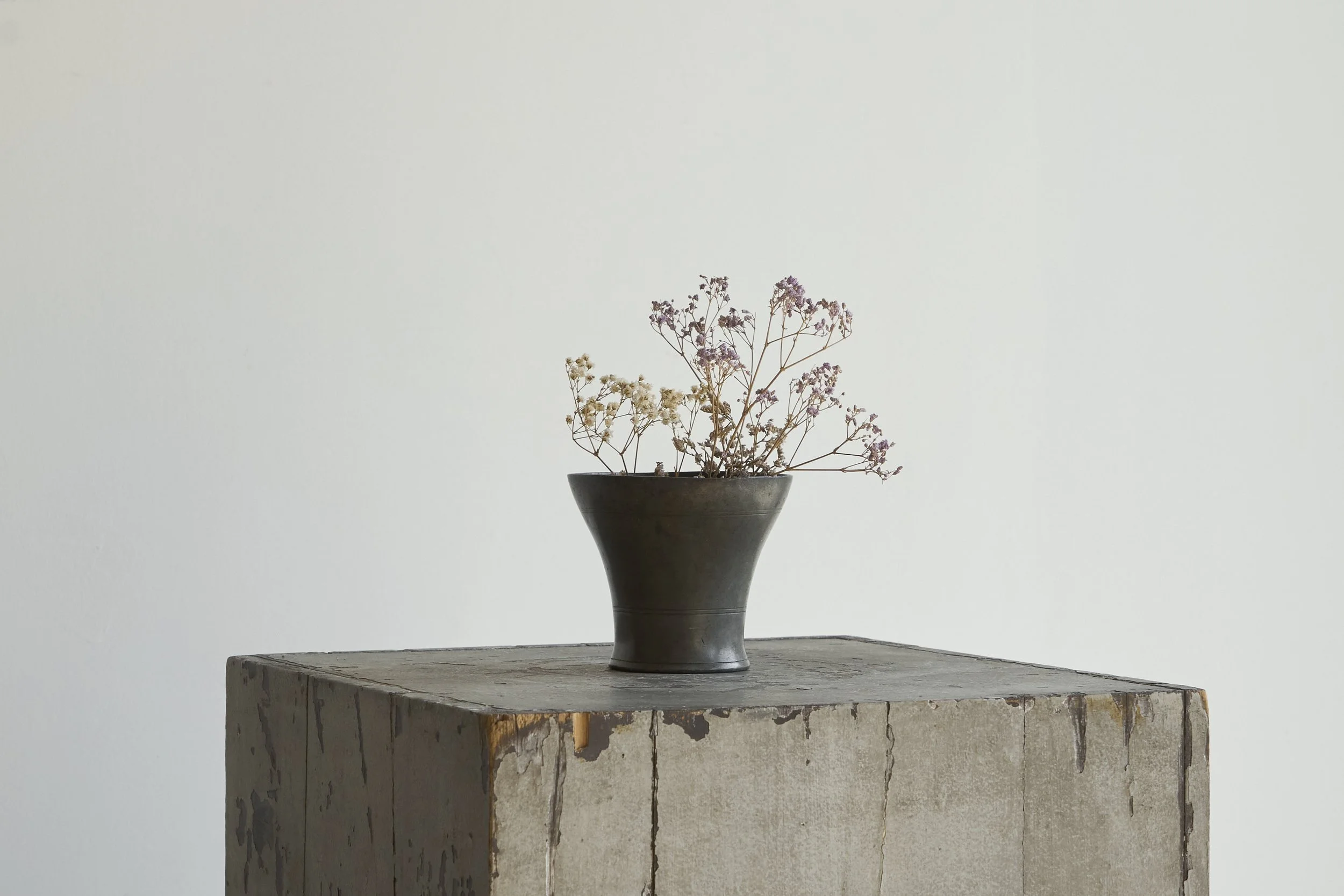 Antique Vase in Pewter 18th Century