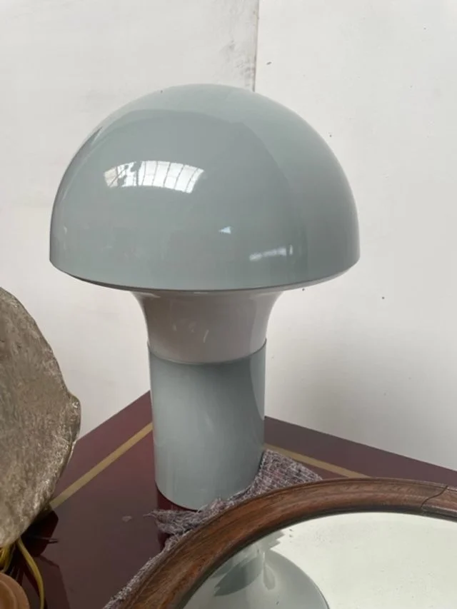 Mushroom table lamp