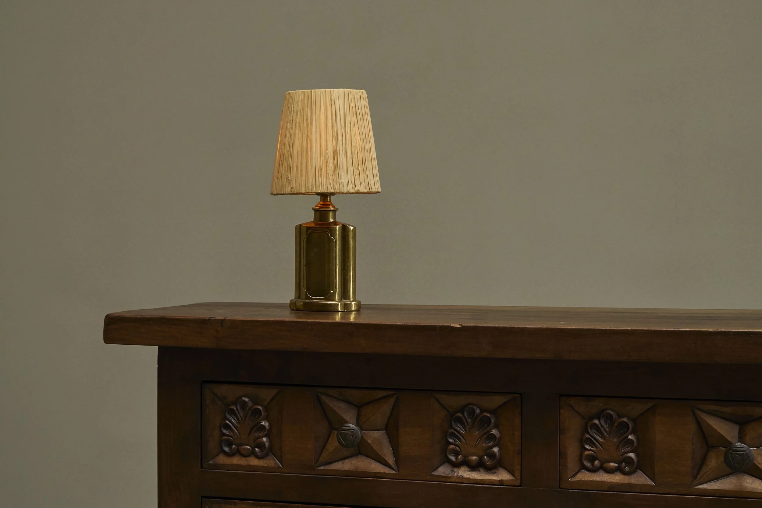 Table Lamp Brass Raffia 01.jpg