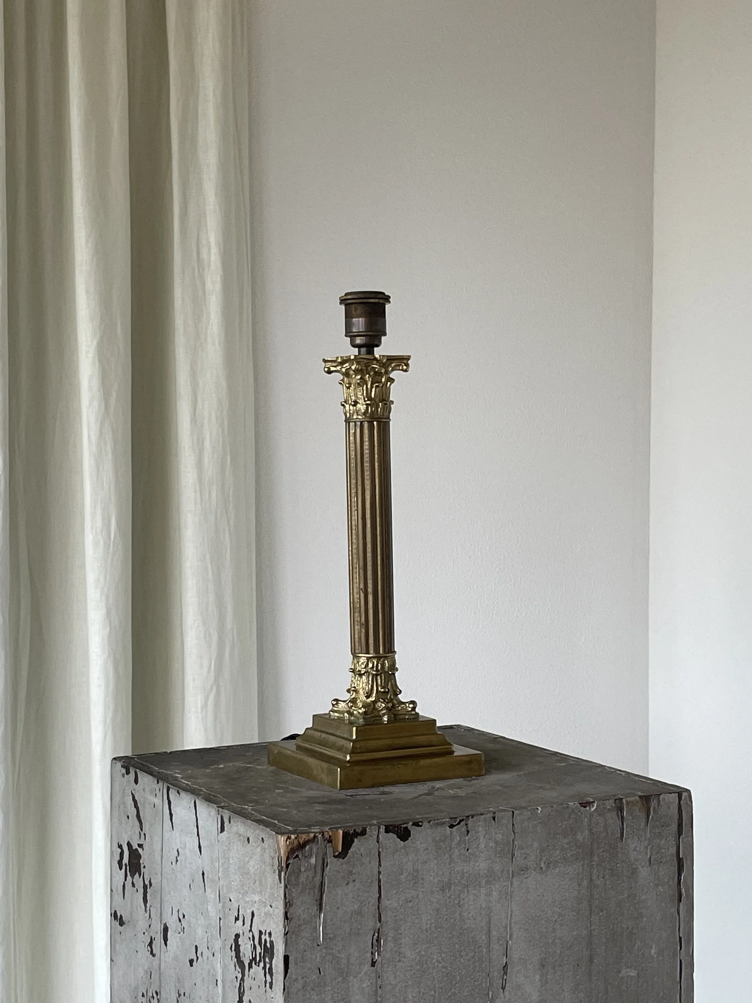 Table lamp column
