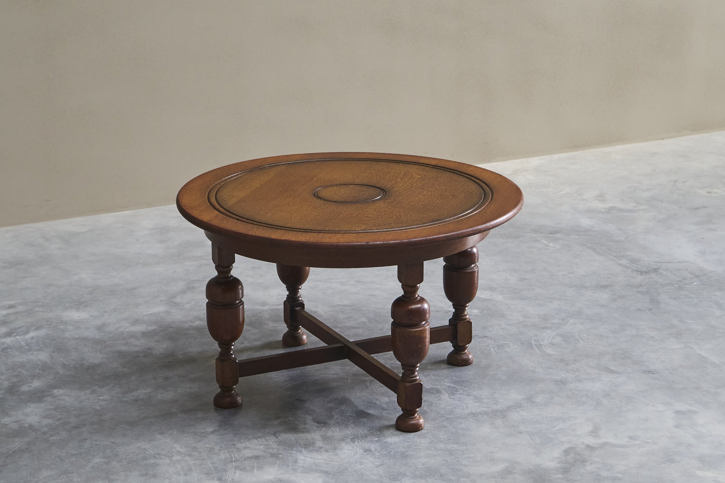 H. Pander & Zonen Round Coffee Table with Baluster Legs in Solid Oak The Netherlands 1920s