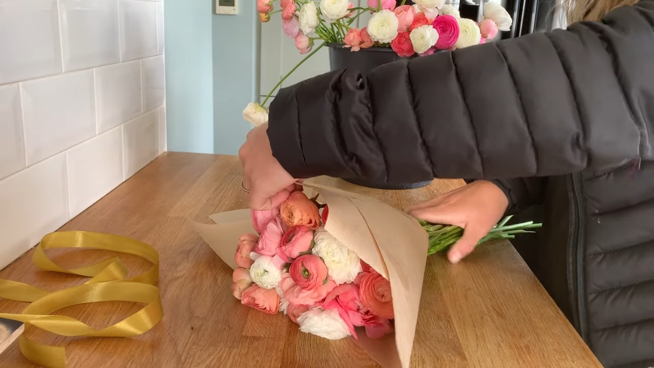 How To Wrap Bouquets In Brown Kraft Paper — Bloom & Gray Flower Farm