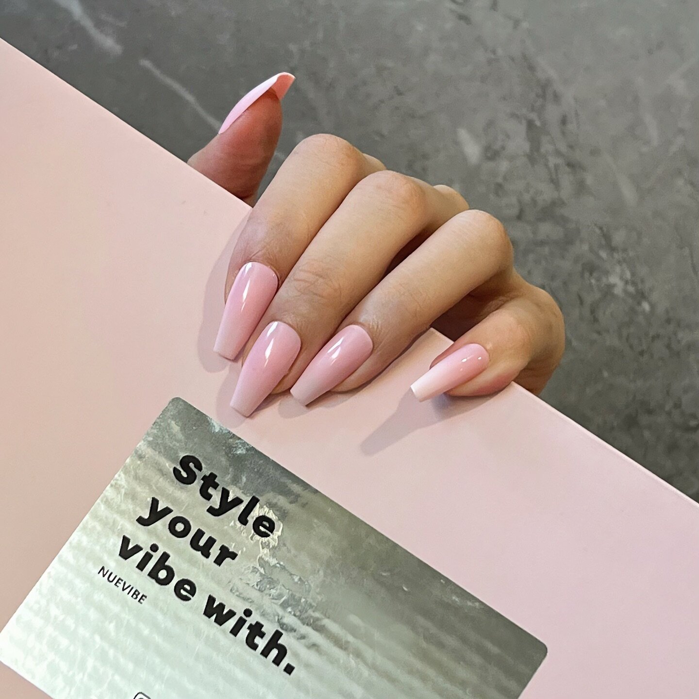 😍😍 In love with our &lsquo;Pretty in Pink&rsquo; set！#nuevibenails #pressonnails #bestnailsever
