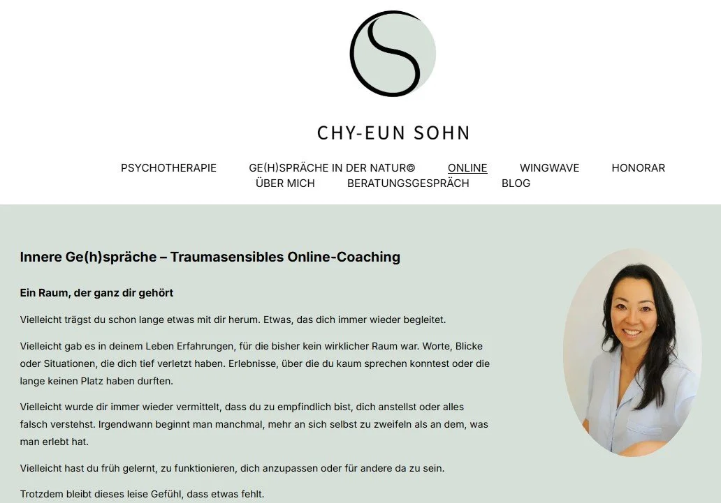 Bildausschnitt des Onlne-Coachings Innere Gespräche, darauf zu sehen der Text um traumasensible Begleitung sowie Foto einer Frau mit schwarzen langen Haaren