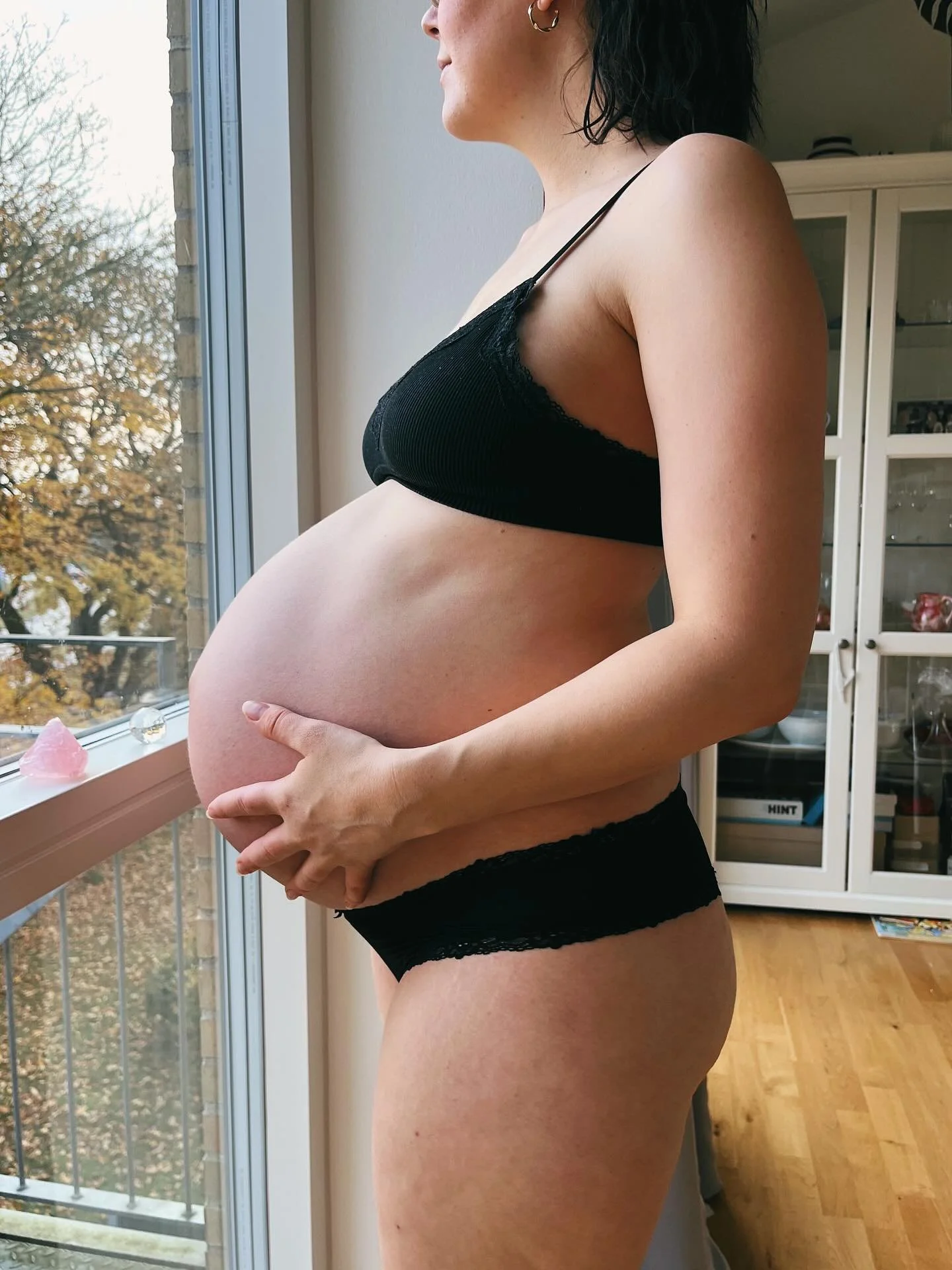 &bull; 𝗬𝗢𝗨&rsquo;𝗥𝗘 𝗚𝗢𝗡𝗡𝗔 𝗕𝗘 𝗝𝗨𝗦𝗧 𝗙𝗜𝗡𝗘 &bull; 🩷

S&aring; vildt at v&aelig;re her for tredje gang. I portalen mellem to verdener. 

Man skulle tro jeg var totalt rolig her tredje gang. Men det er som om jeg nu ved hvad jeg g&arin