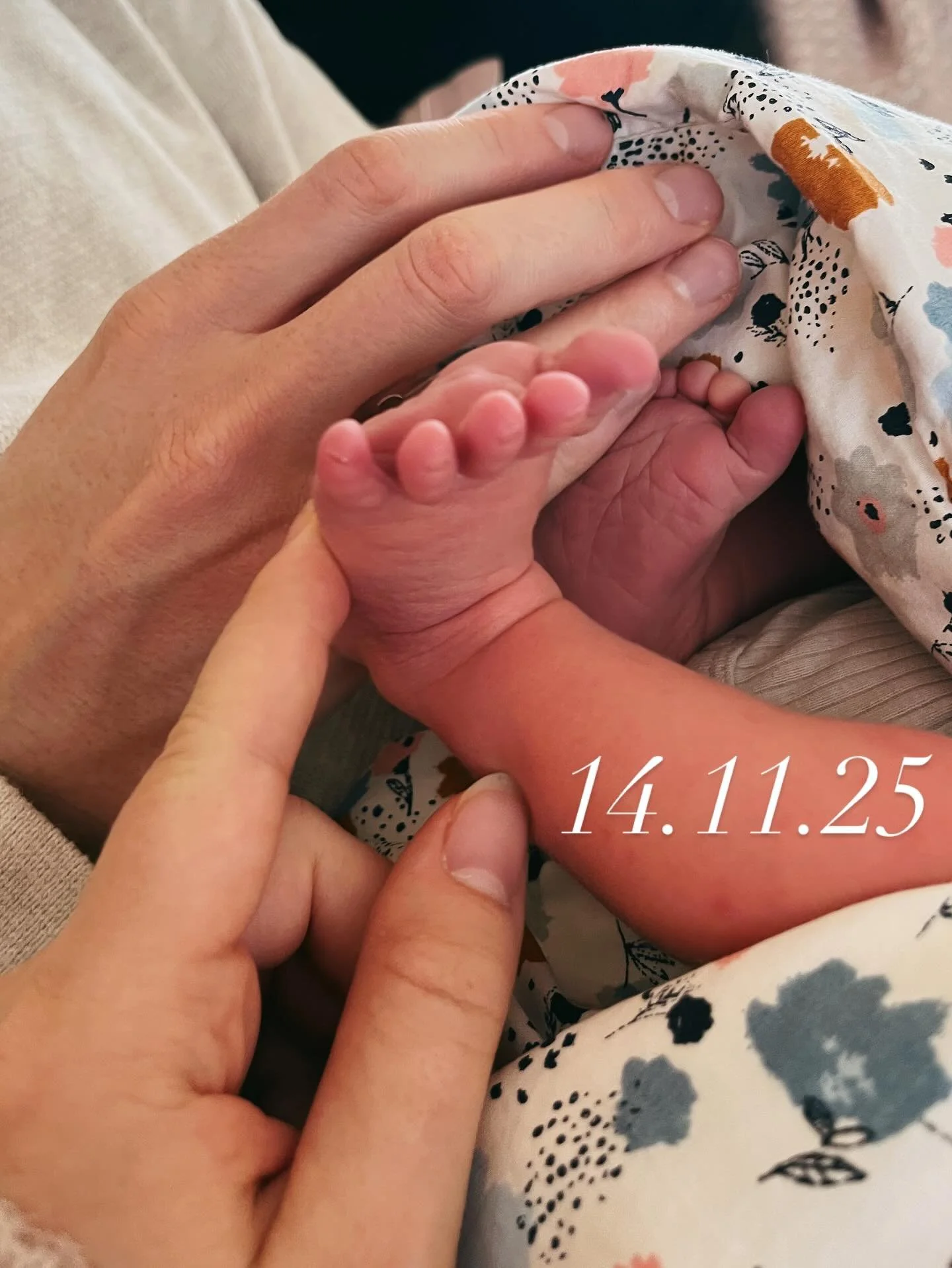 &bull; 𝗩𝗘𝗟𝗞𝗢𝗠𝗠𝗘𝗡 𝗘𝗟𝗦𝗞𝗘𝗗𝗘 𝗗𝗜𝗚 &bull; 🩵✨👶🏻 

En sund og rask dreng! 🎉

I g&aring;r havde vi termin, men ligesom dine s&oslash;stre havde du ikke t&aring;lmodighed til at vente. S&aring; du valgte lige at komme seks dage f&oslash;